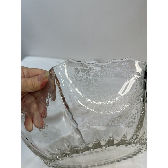 Viking New Martinsville Ruffled Crimped Bowl Meadow Wreath Etching - Picture 6 of 13